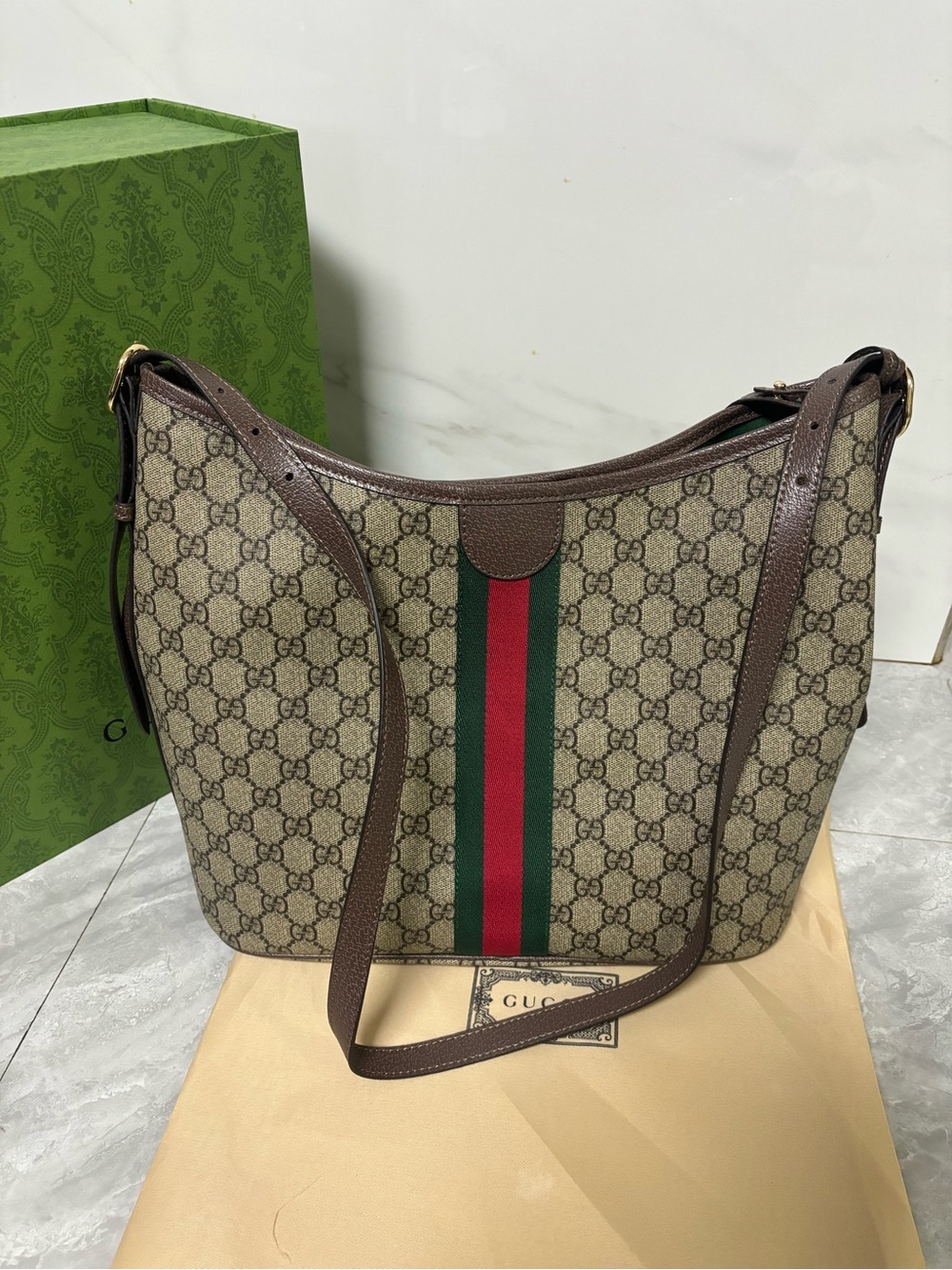Gucci Beige GG Canvas Shoulder Bag with Brown Trim and Green-Red Web - Picture 2 of 5